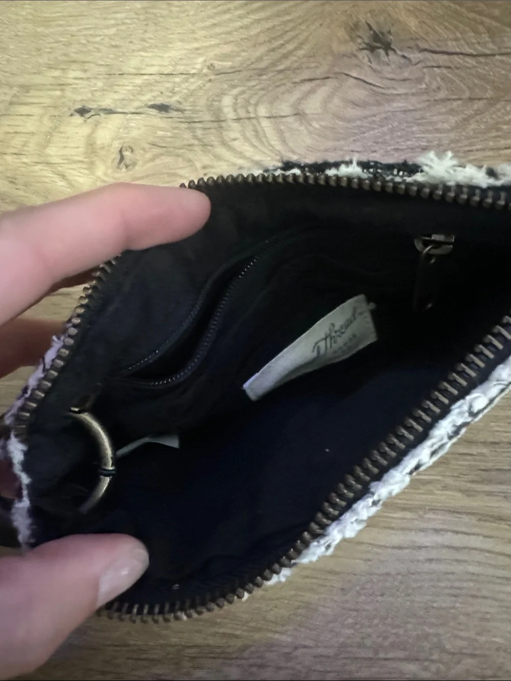 Universal Thread Wristlet - Picture 3 of 3